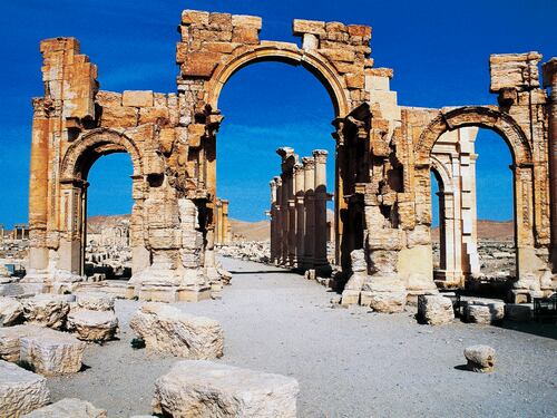 Nuova distruzione a Palmira. Isis rade al suolo l'Arco di Trionfo