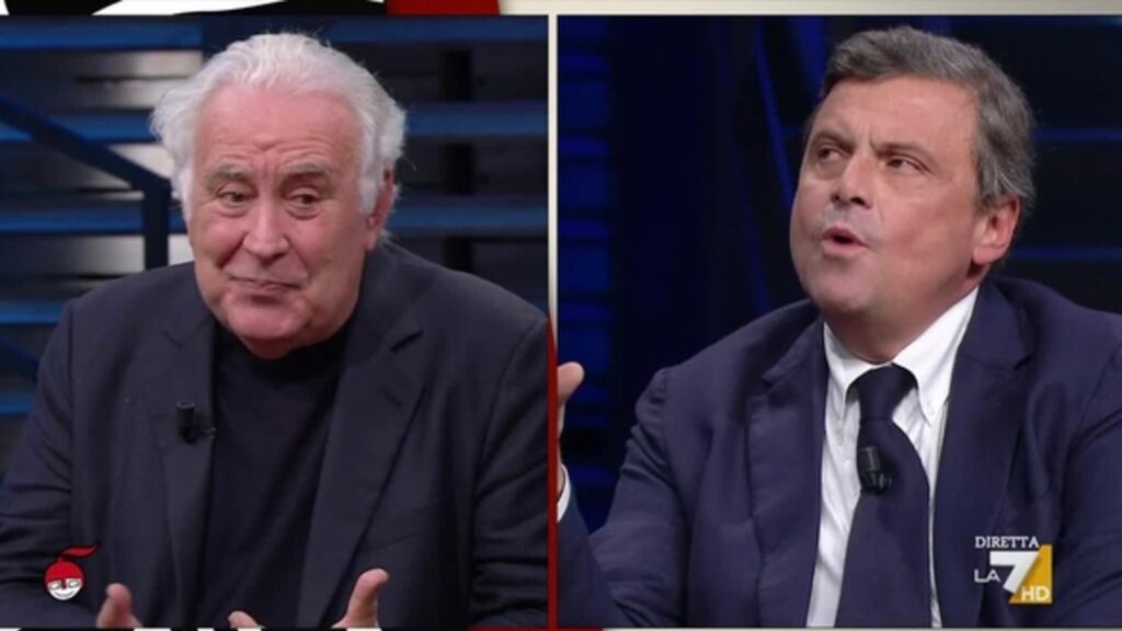 "Potevo venire anch'io...", "Stupido". È scontro tra Santoro e Calenda
