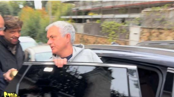 Mourinho vede Staffelli e fugge via