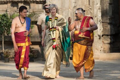 Il premier inglese May in India in abito "tipico" 3