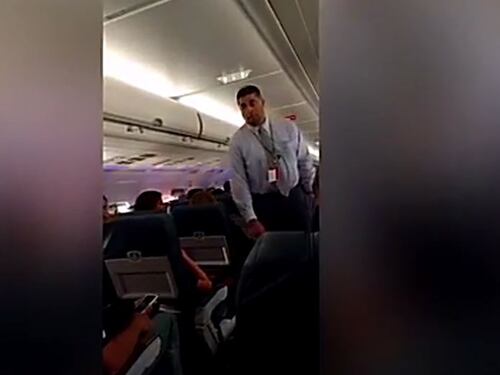 Usa, va in bagno prima del decollo: la compagnia fa evacuare l'aereo