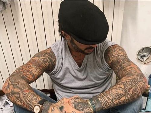 Frase choc contro Fabrizio Corona sui social: "Prega che non ti ammazzino il figlio"