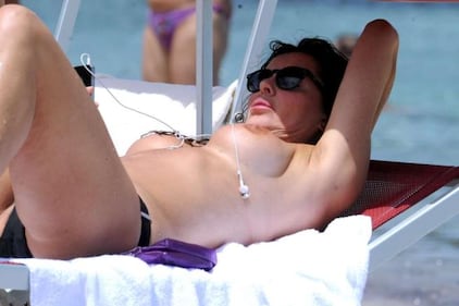 Topless per l'estate 2016, le vip più sexy 21