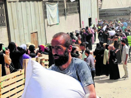 Strage per il cibo: 34 morti a Gaza. Tregua al collasso. "Hamas chiude"