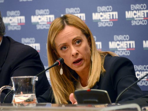 Giorgia, lezione di antifascismo sulla Shoah