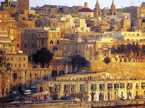 La trappola online e le minacce alla scuola: l’inganno che ha fatto arrestare il 15enne a Malta