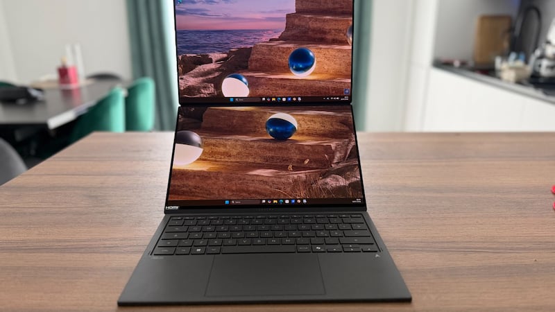 Asus Zenbook Duo: l’ufficio portatile senza le limitazioni del lavoro in mobilità