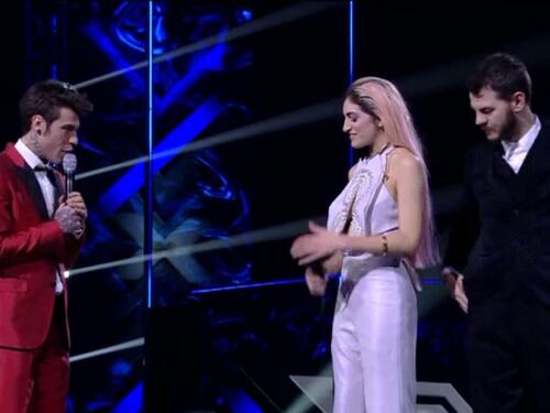 XFactor, Fedez piange per l'uscita di Roshelle. Sul web spunta il triangolo con la Ferragni