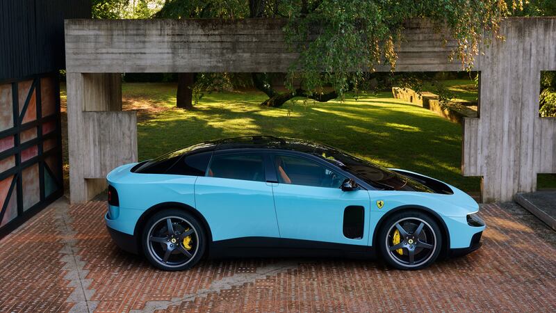 Ferrari Luce, guarda tutte le foto 11