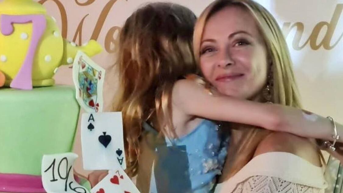 La bimba più minacciata d'Italia. Due anni di linciaggio sul web