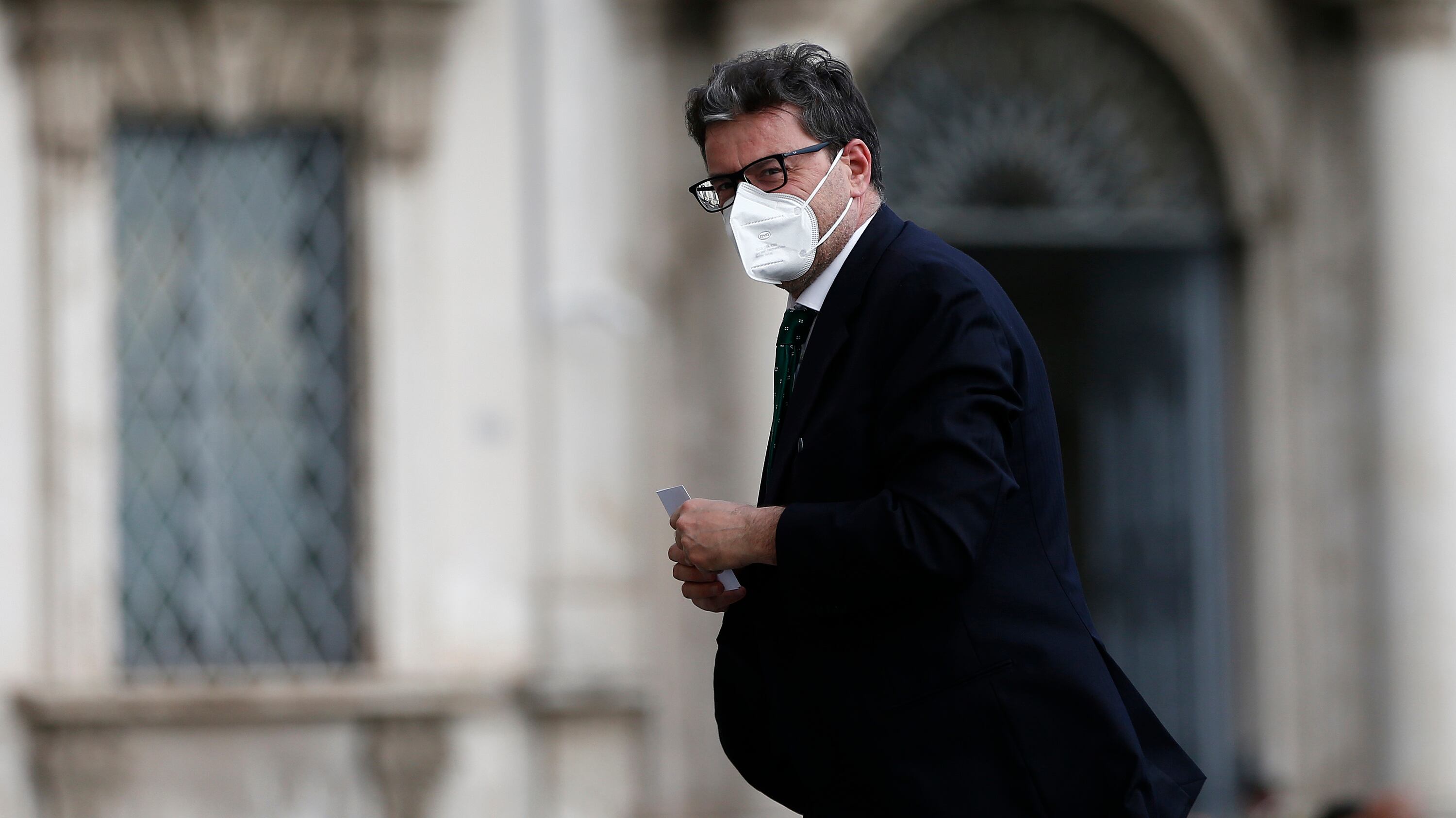 Giorgetti: "Da Stellantis rassicurazioni generali sull'impegno in Italia"