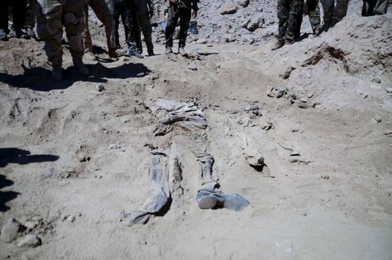 Iraq, trovate 10 fosse comuni con 1700 soldati iracheni 6