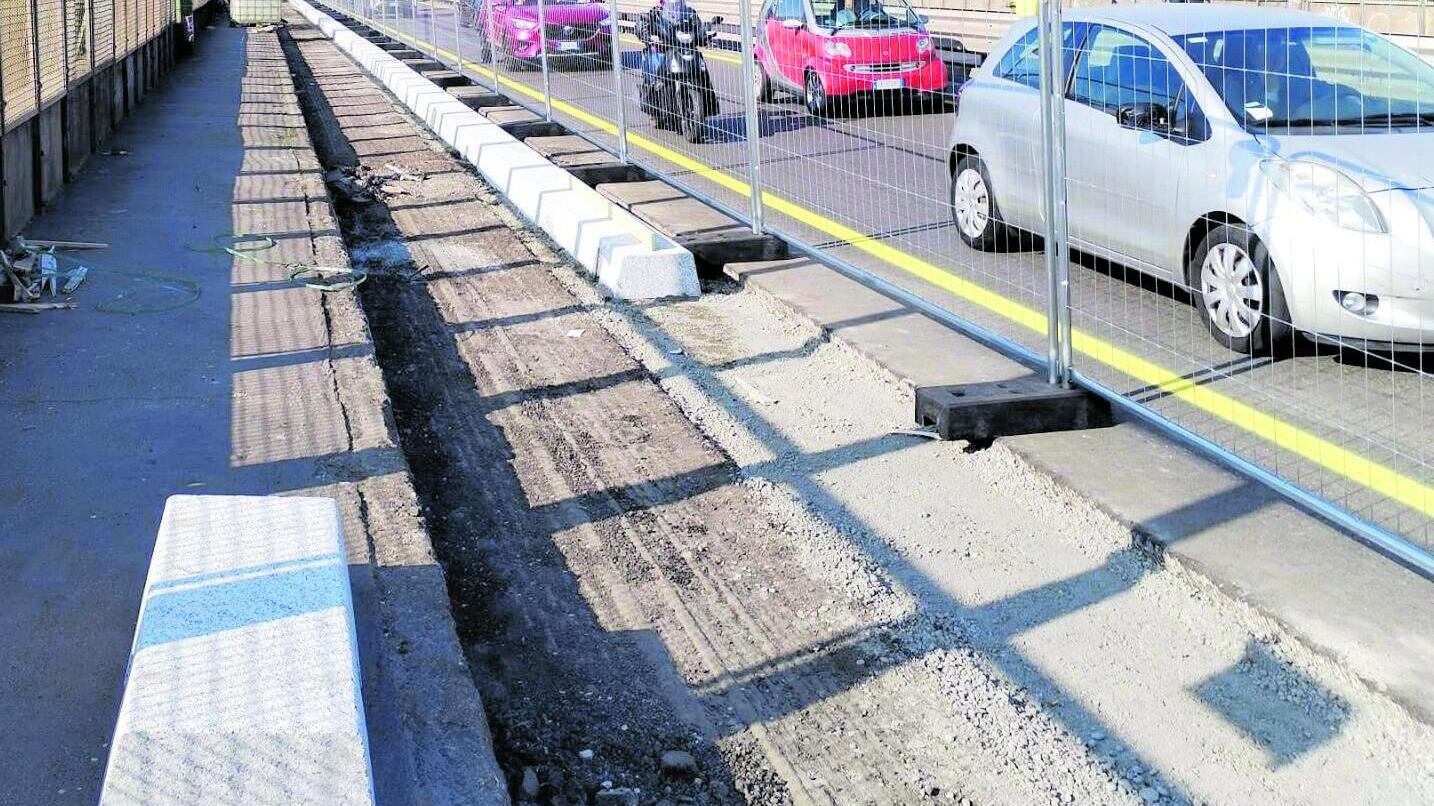 Una città che pedala tra traffico, piste, tanti incidenti e (troppa) ideologia