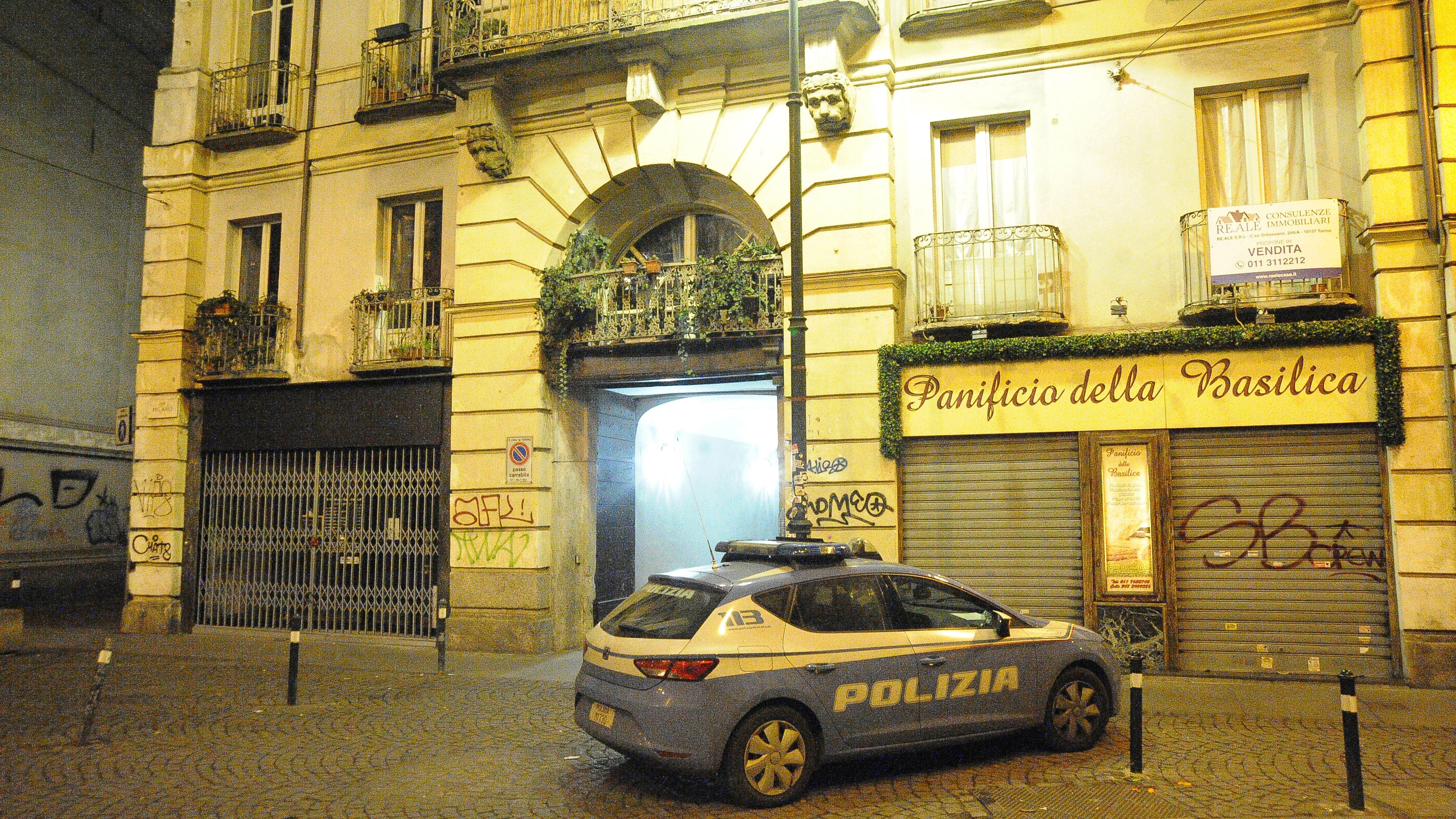 Rapine violente, arrestati due rapper: nelle canzoni si vantavano delle bravate
