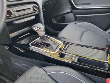 Kia XCeed PHEV: guarda le foto del crossover plug-in 11