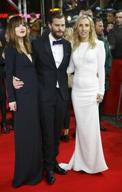 Dakota Johnson, la Mostra del Cinema di Venezia ha già la sua regina 4