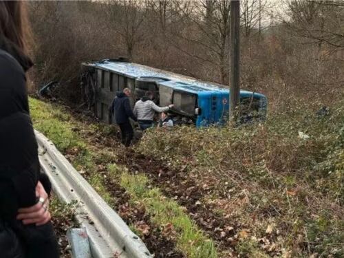 Potenza, bus di studenti fuoristrada. Grave il conducente