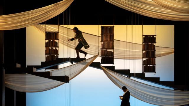 Al Piccolo si alza il sipario sul rapporto tra il teatro e la città