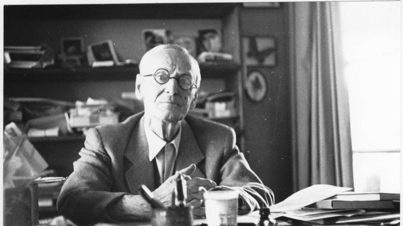 Ecco la vita di Hermann Hesse: uno scrittore "fuori casta"