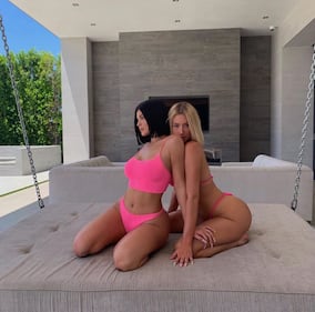 Kylie Jenner, hot con le amiche su Instagram: foto 5