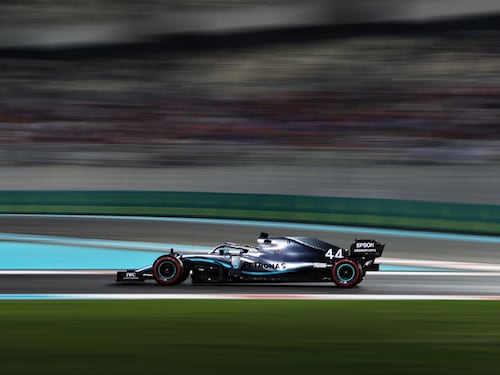 Formula Uno, Hamilton conquista la pole ad Abu Dhabi