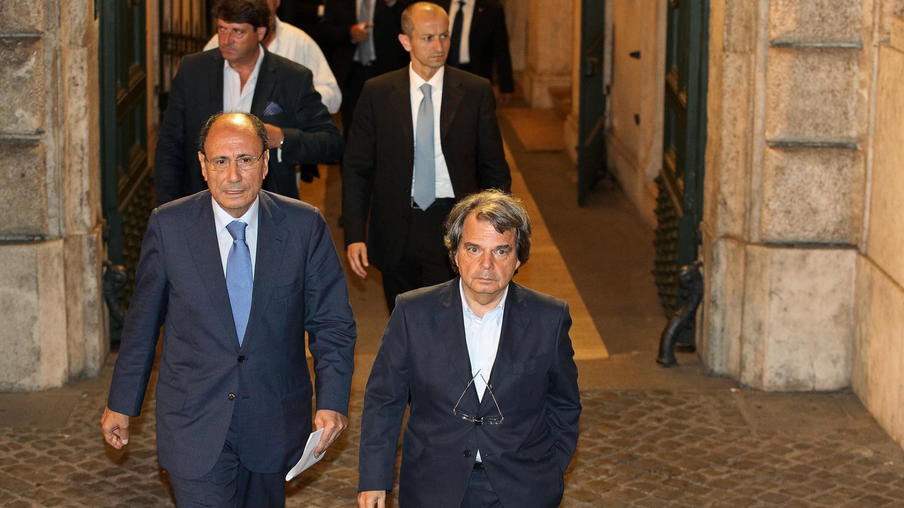 In Forza Italia ha vinto la linea dura: "Se il Cav cade, ci dimettiamo"