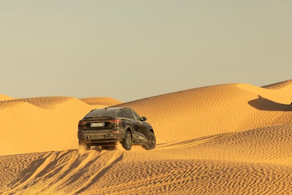 Audi SQ6 Sportback e-tron: il raid nel deserto del Sahara 2
