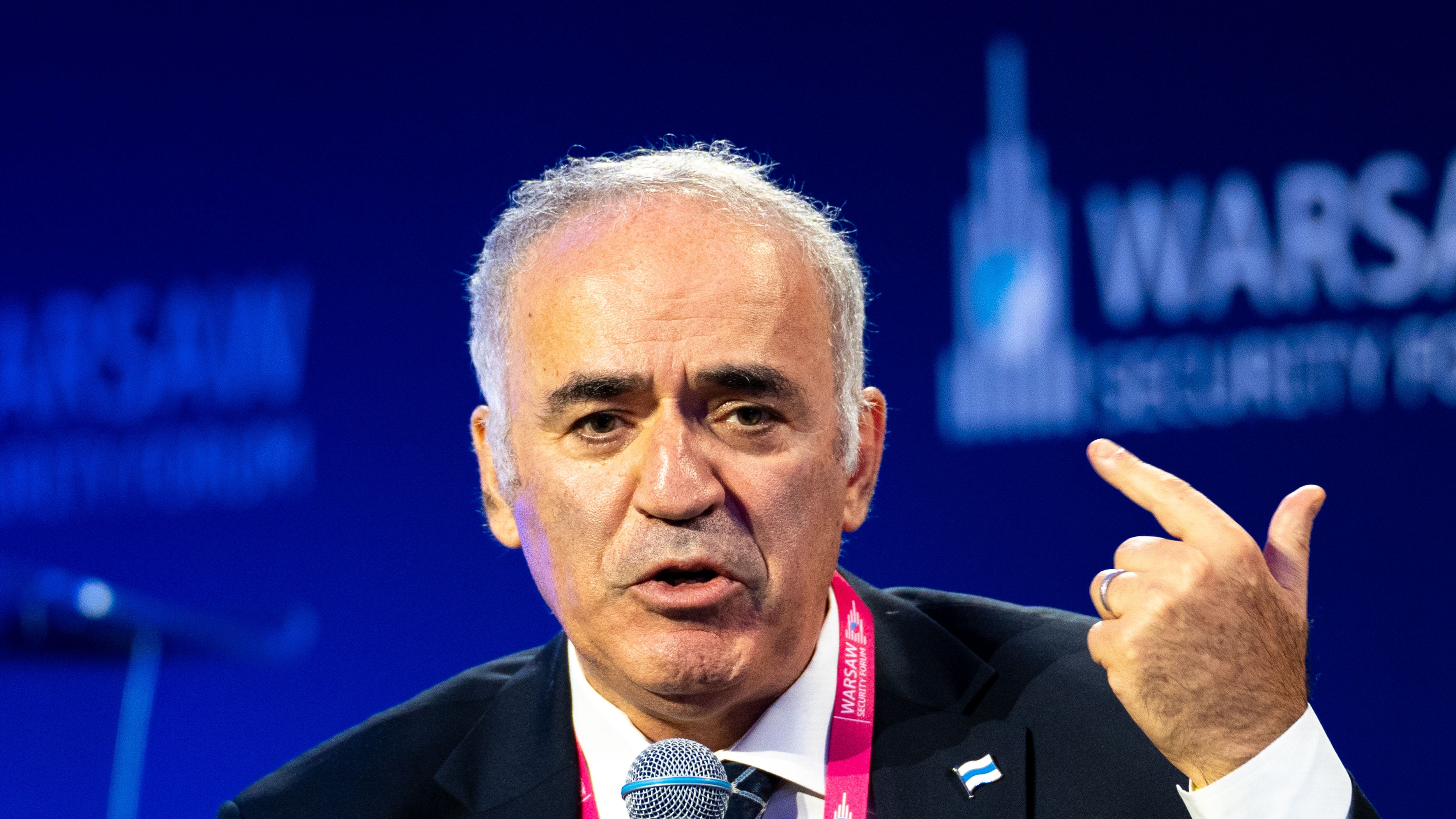 Kasparov nuovo bersaglio di Putin: "Terrorista estremista"
