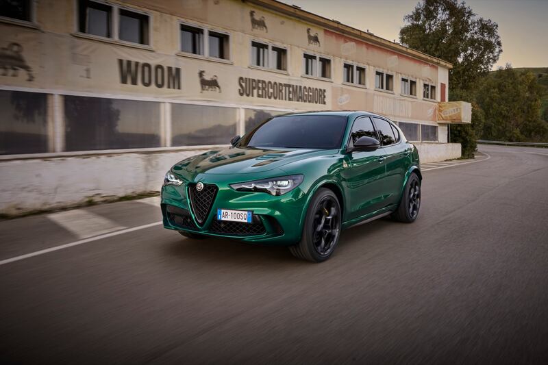 Nuova Alfa Romeo Stelvio Quadrifoglio 2023: guarda la gallery del restyling 12