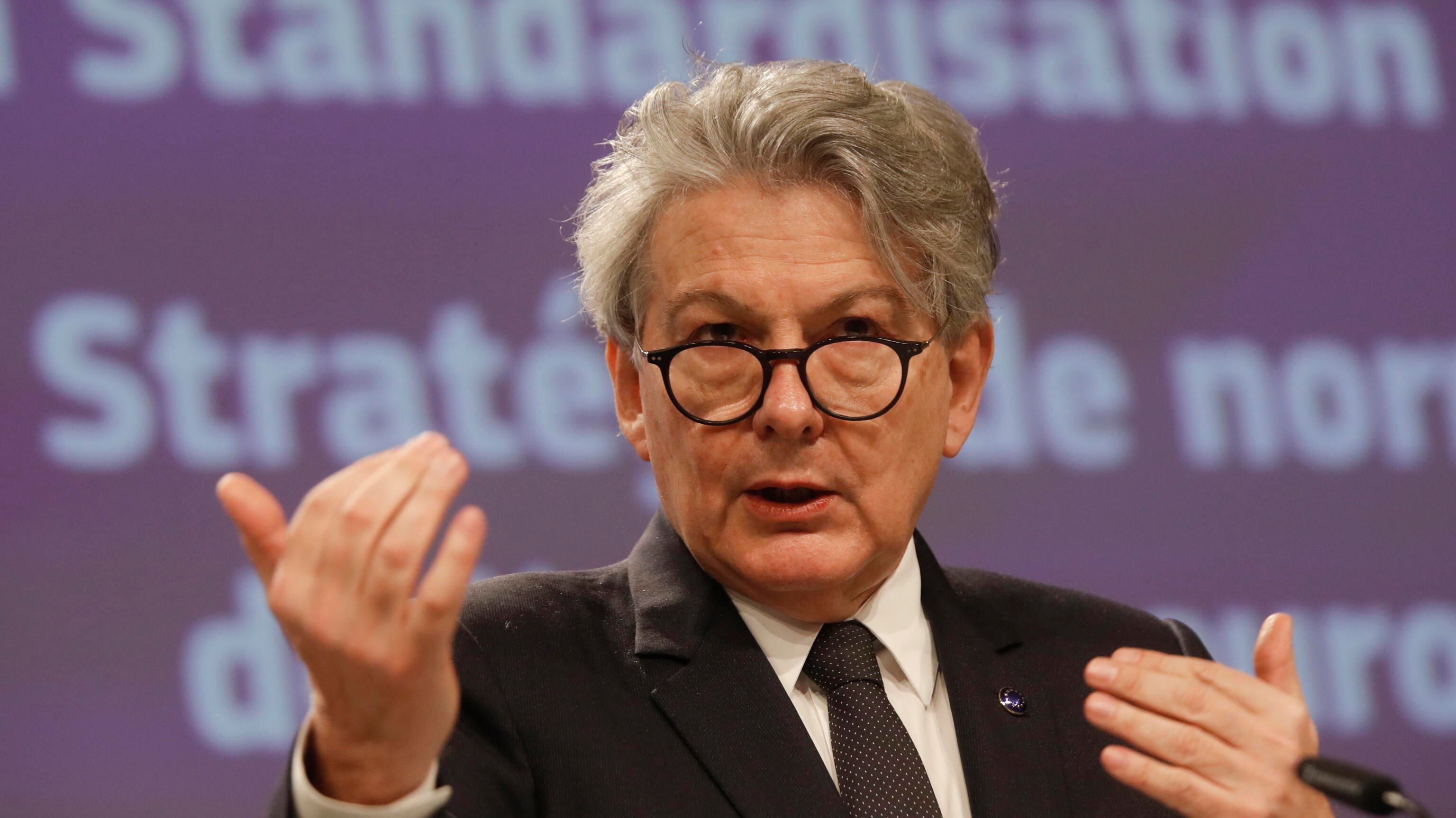 L'avvertimento di Breton: "Nel 2035 solo motori elettrici? Niente è deciso, sia chiaro ai costruttori"