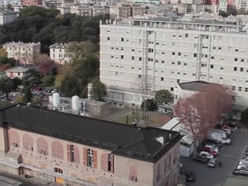 Genova, straniero arriva in pronto soccorso e scatena il panico