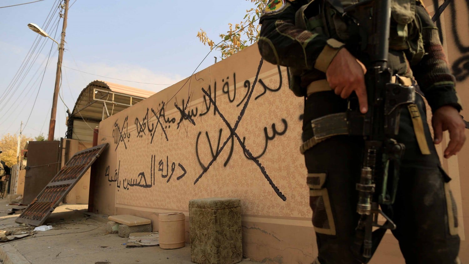 C'è un ultimo inviato eroe che ogni giorno sfida l'Isis