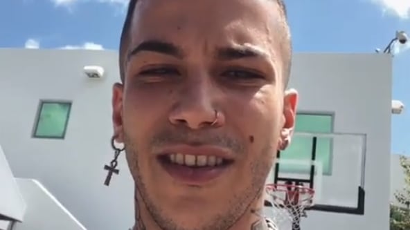X Factor al via, Sfera Ebbasta non piace: "Coso colorato in mezzo a tre artisti"