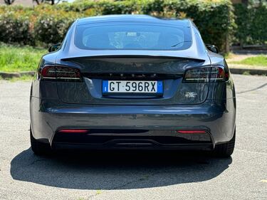 Tesla Model S Plaid: guarda la gallery della super berlina elettrica 11