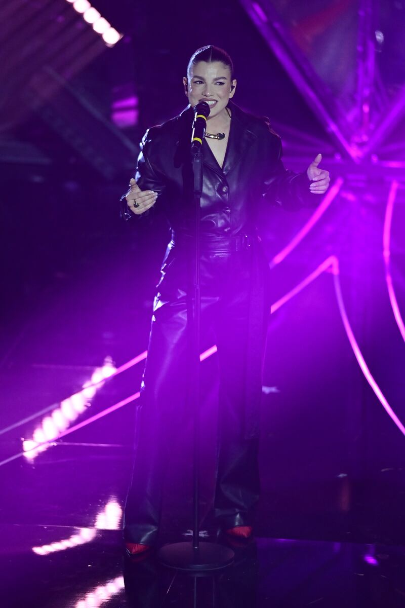 Sanremo 2024: ecco il look della finalissima del Festival di Emma 6