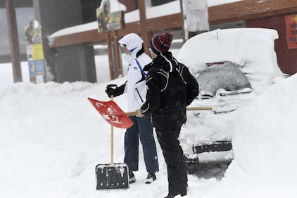 Sestriere, sommersa dalla neve 1