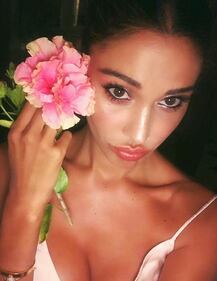 Belen Rodriguez: sexy diavoletta sui social 11
