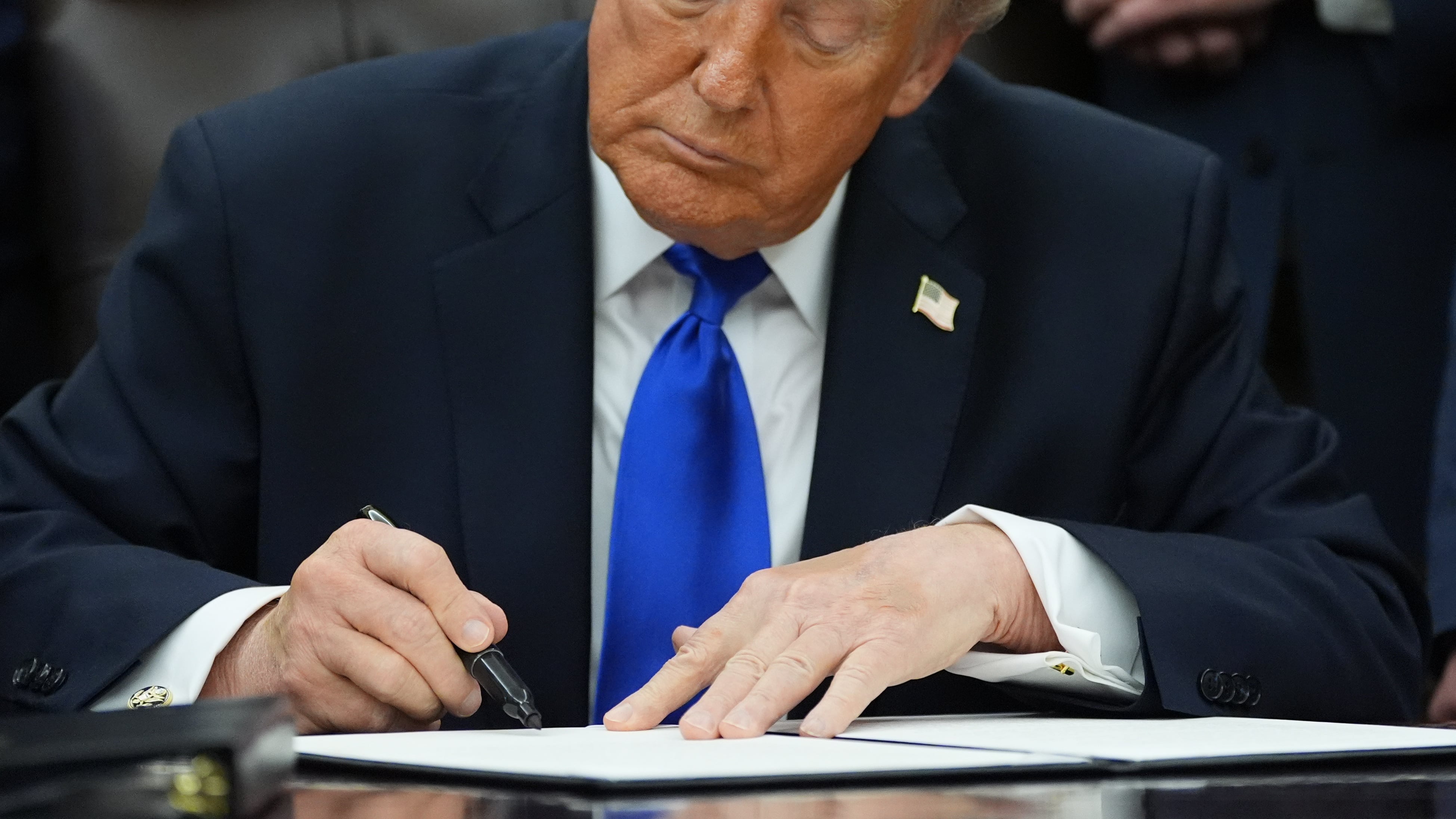 L'Iran: "Probabile nuova guerra con gli Usa". Trump alza i dazi sulle auto e ritira 5mila soldati dalla Germania. Tajani sente Araghchi: "Nucleare linea rossa, impegno Italia per de-escalation"