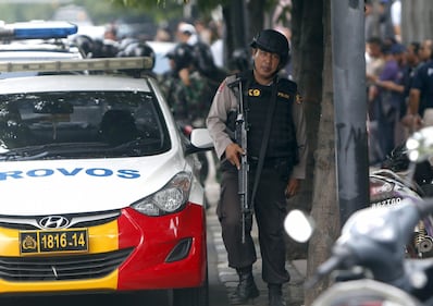 Agenti dispiegati contro gli attacchi a Giacarta 2