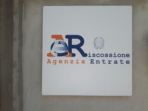 Pensionato multato paga subito ma sbaglia codice: sanzione triplicata