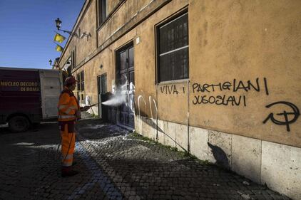 Roma, vandalizzata Casa del Ricordo 4