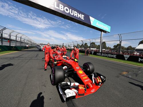 La Ferrari fa sognare i tifosi: la vittoria del mondiale diventa un obbligo
