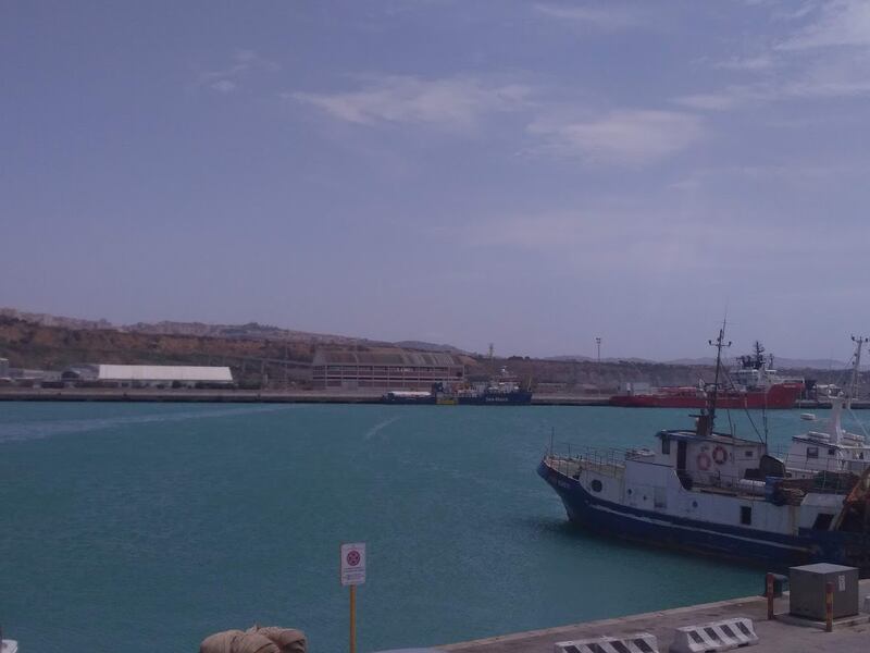 Ocean Viking e Sea Watch a Porto Empedocle