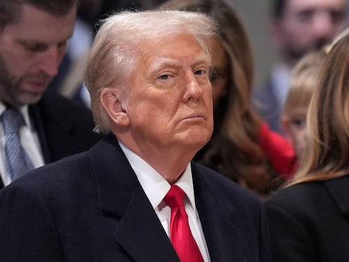 "Ci trattano molto male". Trump prepara la scure dei dazi contro l'Ue