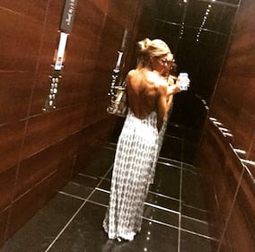 Martina Colombari, topless in barca 4
