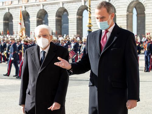 Mattarella salutato in Spagna. L'ultimo viaggio all'estero