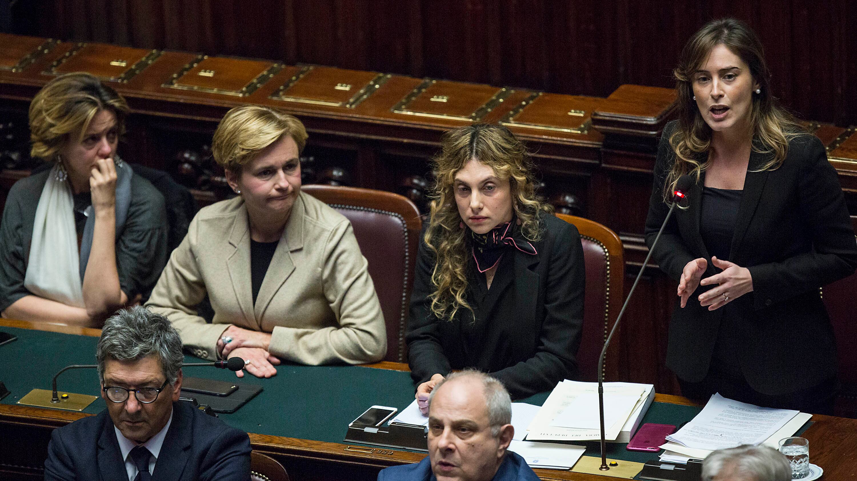 "Se accuse vere, mi dimetterei". E la Camera "salva" la Boschi