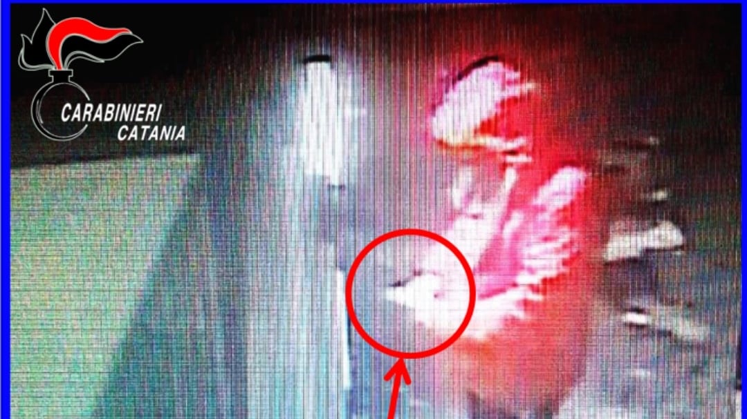 Ruba soldi al nonno con la complicità del cognato e scatta la denuncia