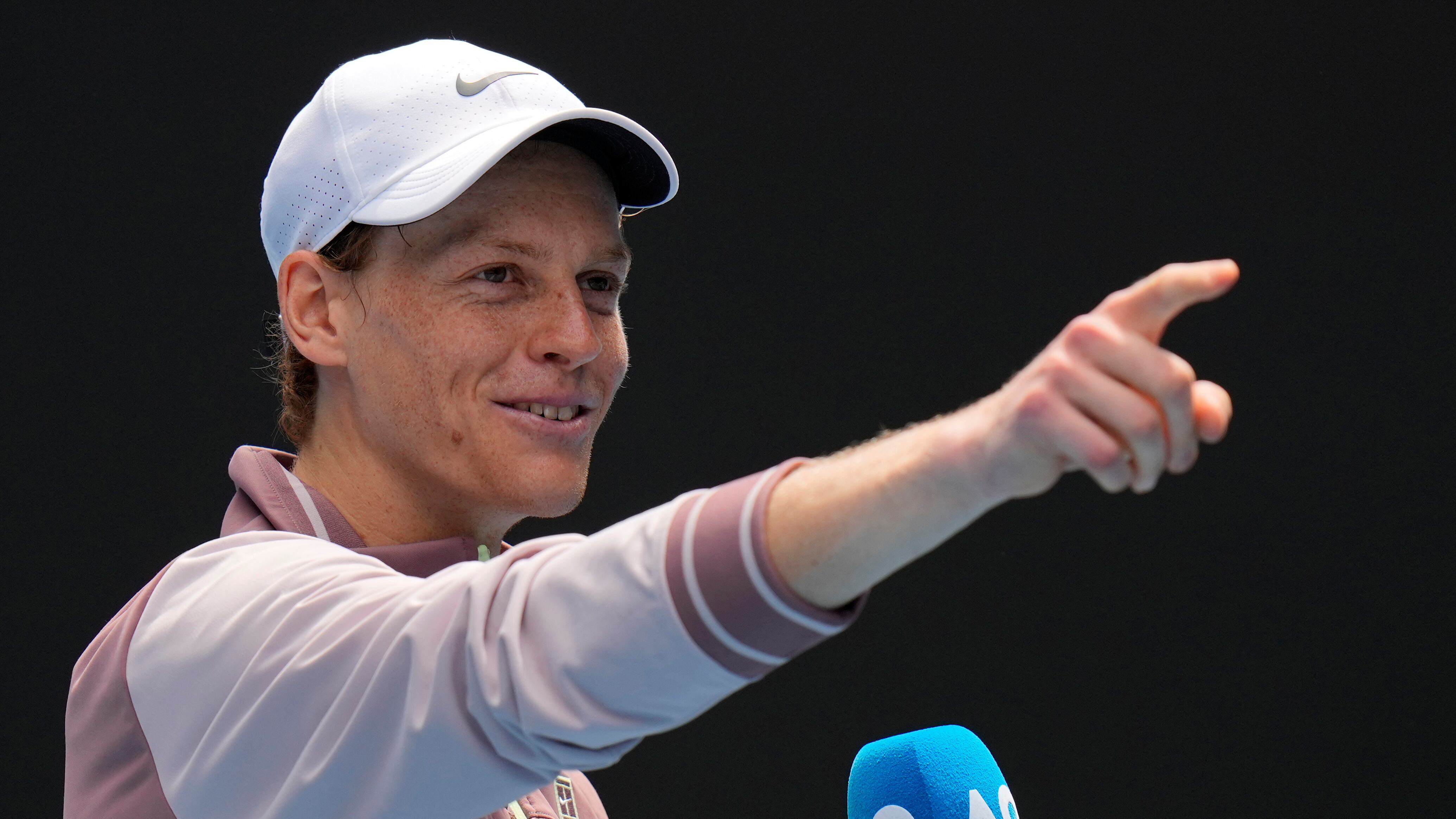 Australian Open, Sinner sfida De Jong: dove vedere l’incontro