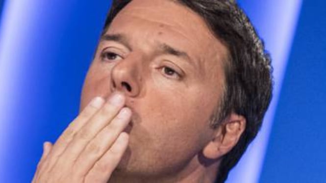 "Scusa Renzi, sei su Scherzi a Parte. Salta il tuo docufilm"